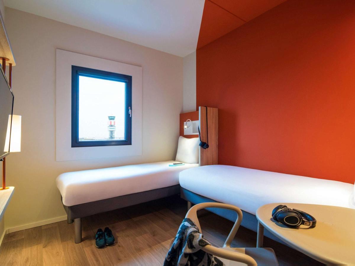 ibis budget Stein Maastricht Buitenkant foto
